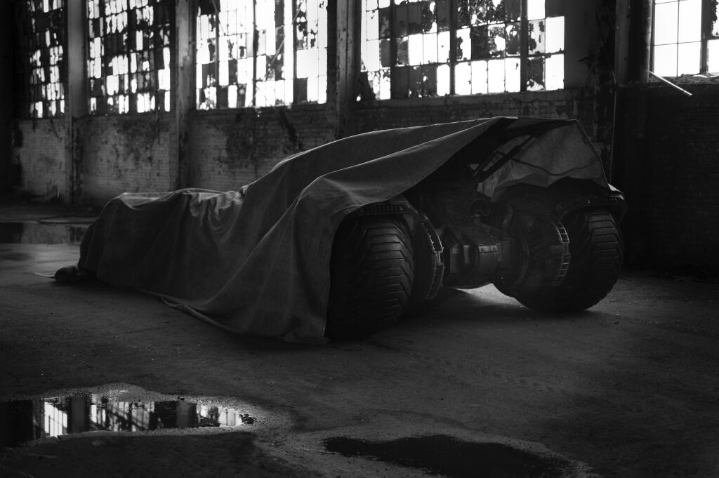 batman vs superman batmobile teaser image